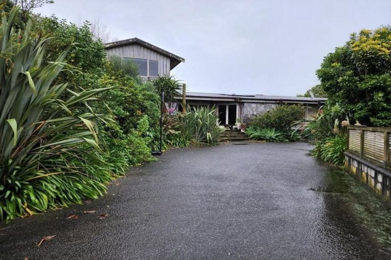 Photo of property in 24 Arden Place, Oakura, 4314