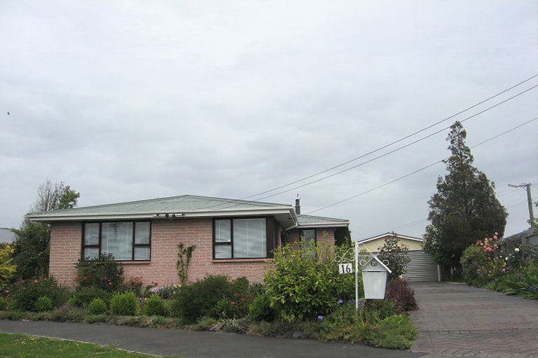 Photo of property in 16 Barclay Place, Burwood, Christchurch, 8061