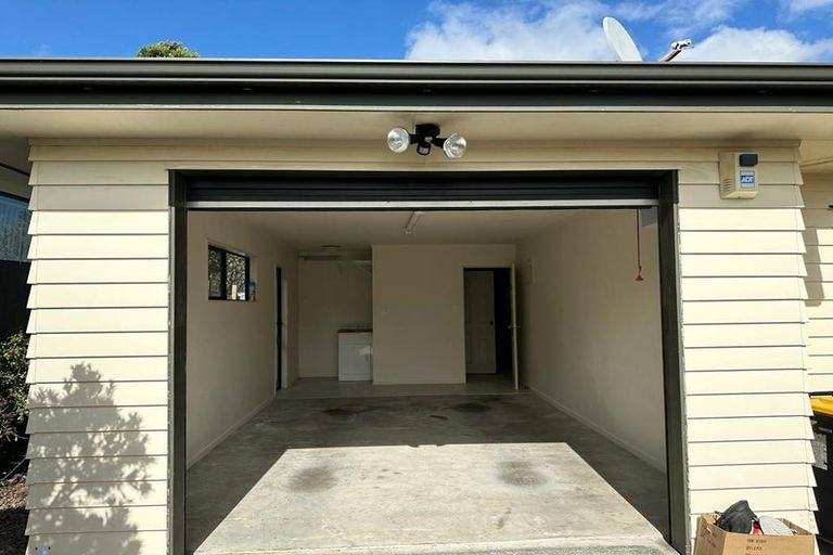 Photo of property in 14a Mexted Terrace, Tawa, Wellington, 5028