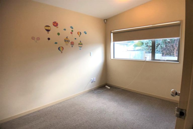Photo of property in 16a Blease Street, New Lynn, Auckland, 0600