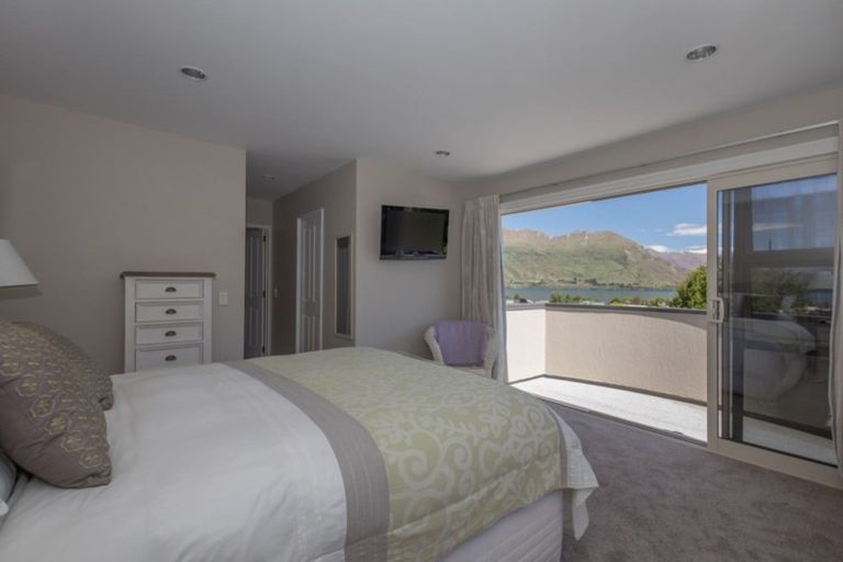 Photo of property in 10 Mulberry Lane, Wanaka, 9305