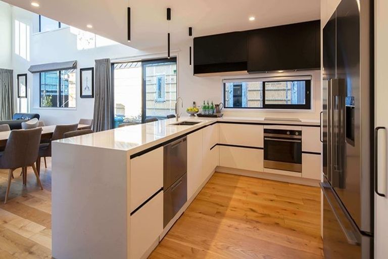 Photo of property in 42 Jack Hanley Drive, Jacks Point, Queenstown, 9371