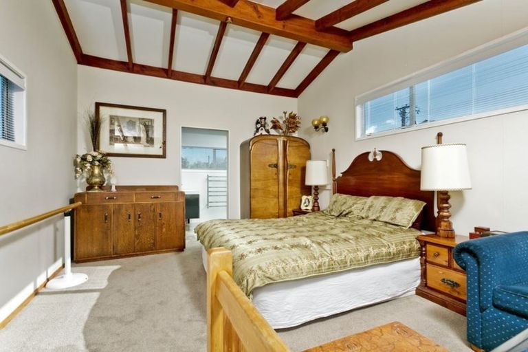 Photo of property in 421 East Coast Road, Mairangi Bay, Auckland, 0630