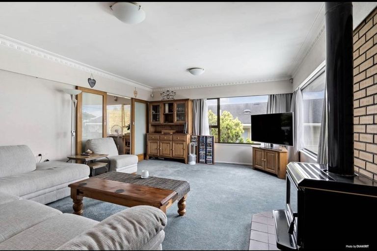 Photo of property in 18 Royal Road, Massey, Auckland, 0614
