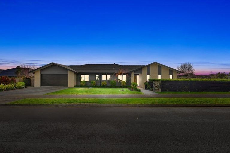 Photo of property in 2 Pohatu Lane, Otaki, 5512