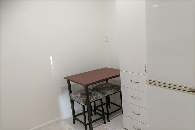 Photo of property in 2/48 Spinella Drive, Bayview, Auckland, 0629