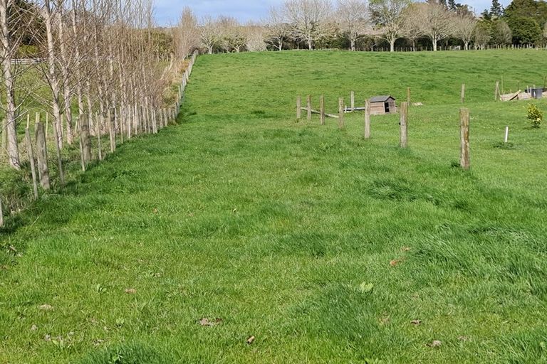 Photo of property in 166h Postman Road, Dairy Flat, 0794