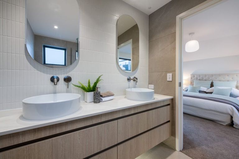 Photo of property in 2/67 Castor Bay Road, Castor Bay, Auckland, 0620