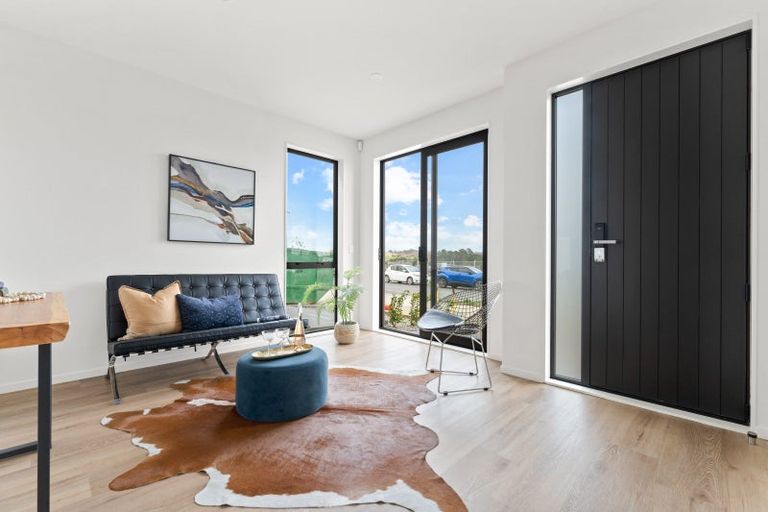 Photo of property in 21 Bronzewater Drive, Silverdale, 0932