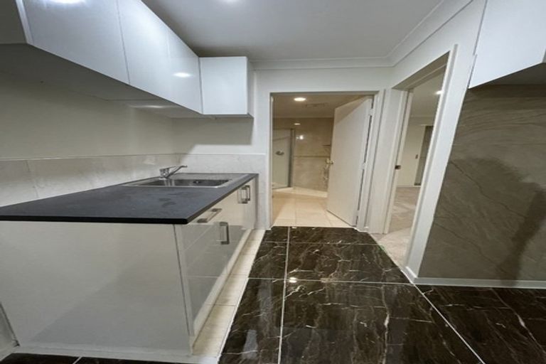 Photo of property in 3 Tellin Close, Massey, Auckland, 0614