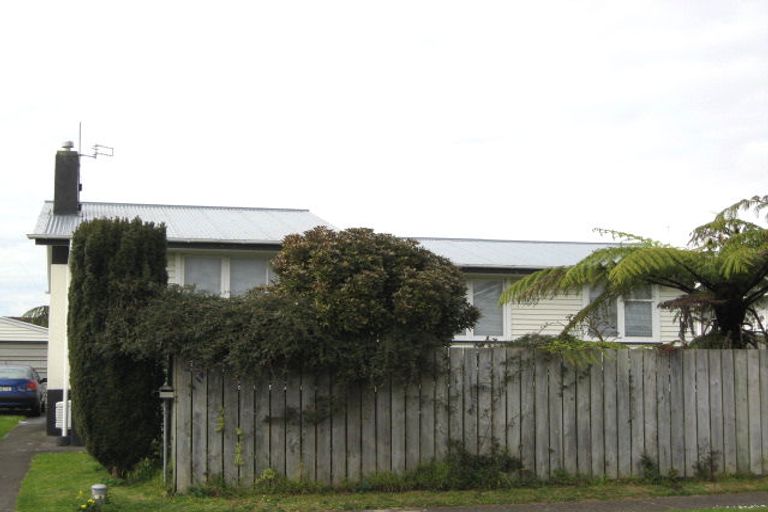 Photo of property in 23 Grenville Street, Marfell, New Plymouth, 4310