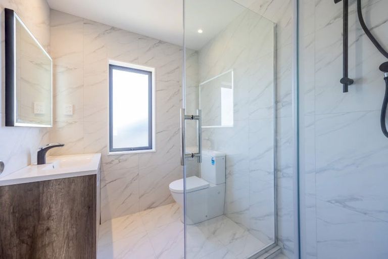 Photo of property in 50c Barbados Drive, Unsworth Heights, Auckland, 0632