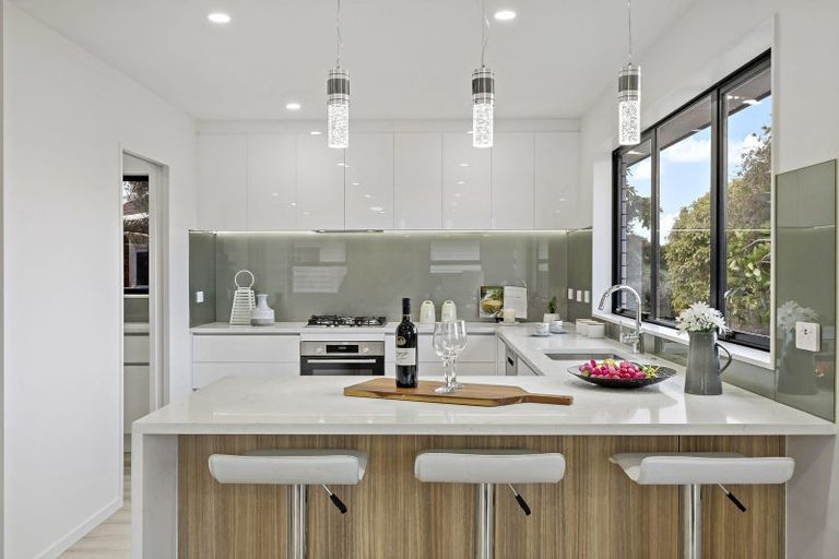 Photo of property in 11 Tawapou Close, Massey, Auckland, 0614