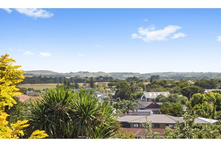 Photo of property in 31 Mellsop Avenue, Waiuku, 2123