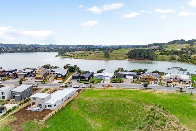 Photo of property in 62 Rangitahi Road, Raglan, 3225