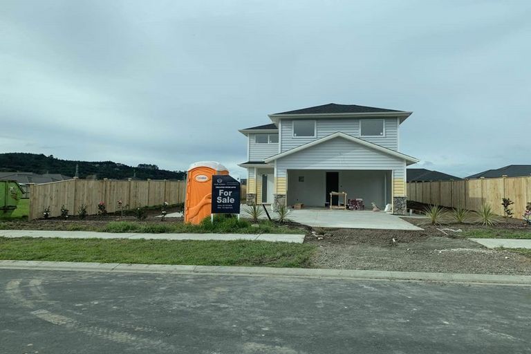 Photo of property in 12 Len Ireland Drive, Kumeu, 0810