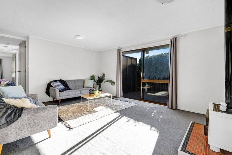 Photo of property in 12 Villa Place, Bell Block, New Plymouth, 4312