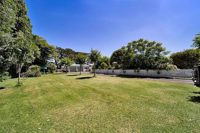 Photo of property in 21 Johnston Street, Brixton, Waitara, 4382