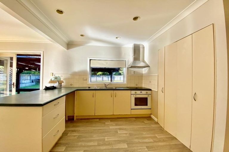 Photo of property in 17 View Road, Papakura, 2110