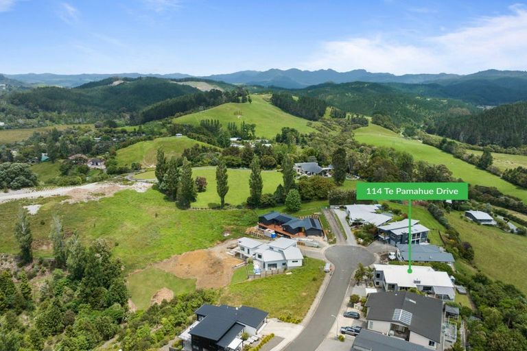 Photo of property in 114 Te Pamahue Drive, Whangamata, 3620