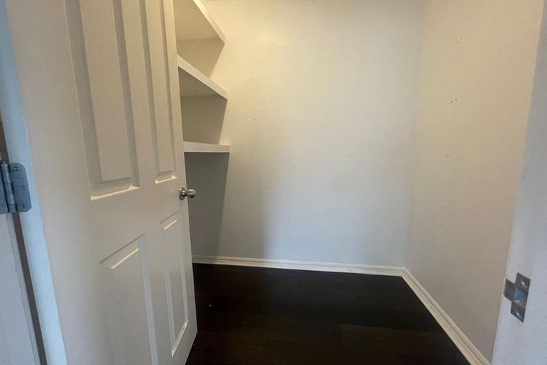 Photo of property in 3 Dainton Place, New Lynn, Auckland, 0600