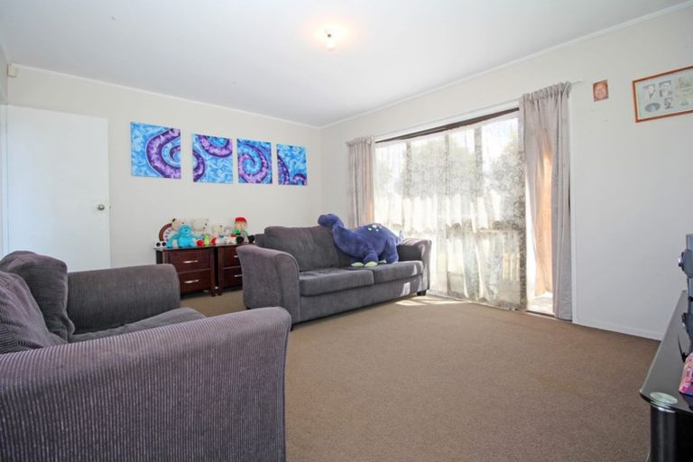 Photo of property in 1 Montego Place, Weymouth, Auckland, 2103