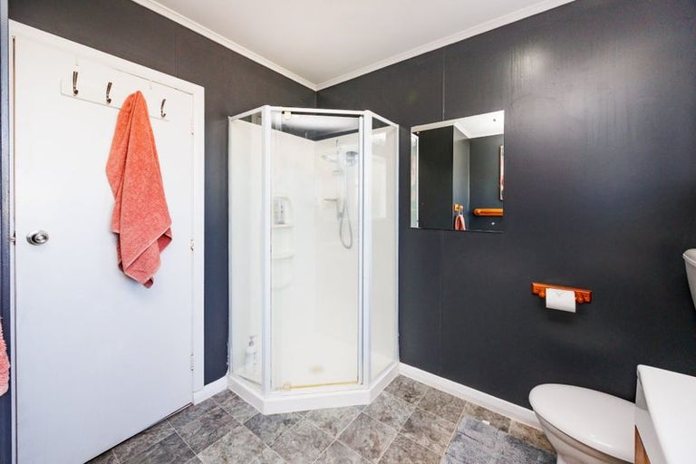 Photo of property in 40 Sutherland Crescent, Westbrook, Palmerston North, 4412