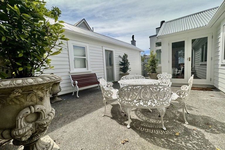 Photo of property in 240 Tinakori Road, Thorndon, Wellington, 6011