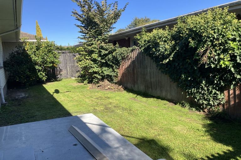 Photo of property in 1/23 Maidstone Road, Ilam, Christchurch, 8041