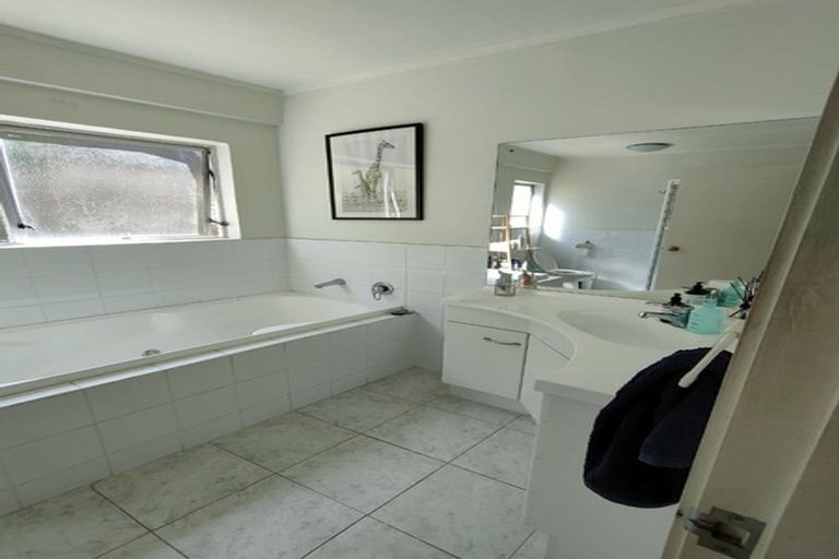 Photo of property in 3/22 Waitemata Road, Hauraki, Auckland, 0622