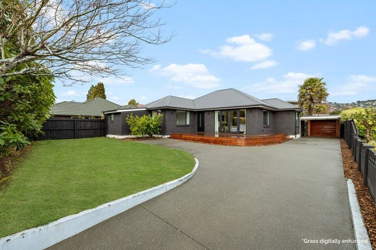 Photo of property in 1 Nutfield Lane, Cashmere, Christchurch, 8022