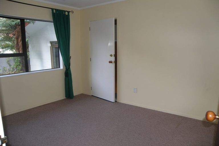 Photo of property in 3 Atarau Grove, Paraparaumu, 5032