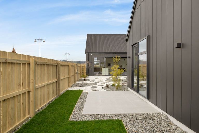 Photo of property in 2 Alan James Lane, Prebbleton, 7604