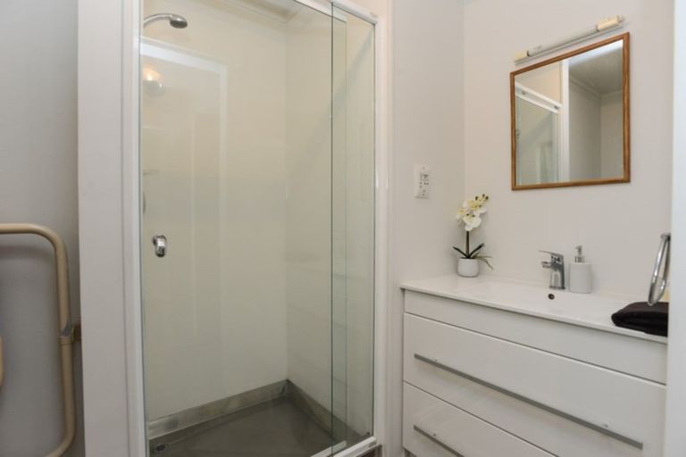 Photo of property in 8 Palmer Place, Parkvale, Hastings, 4122