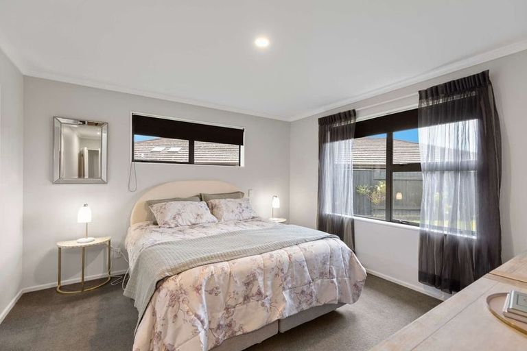 Photo of property in 48 Branigan Parade, Kelvin Grove, Palmerston North, 4414