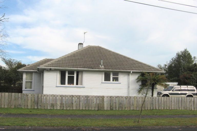 Photo of property in 1 Yeats Crescent, Fairfield, Hamilton, 3214