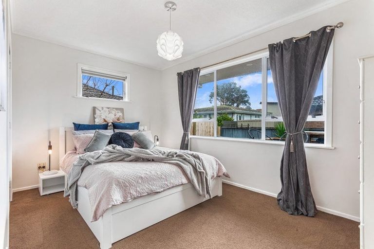 Photo of property in 24b Edward Avenue, Orewa, 0931