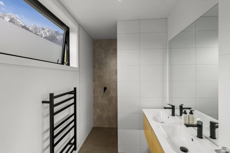 Photo of property in 13 Torridon Court, Jacks Point, Queenstown, 9371