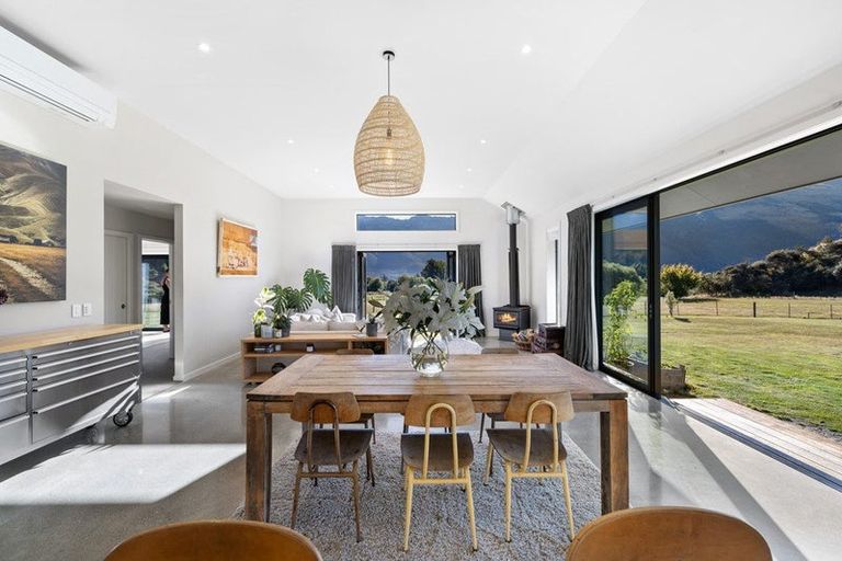 Photo of property in 54 Xenicus Rise, Glenorchy, 9372