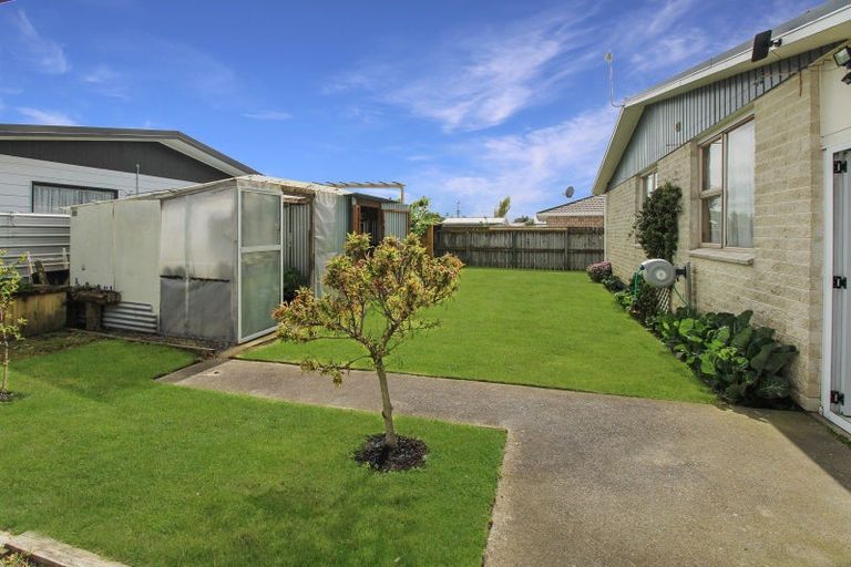 Photo of property in 18 Johnston Street, Foxton, 4814