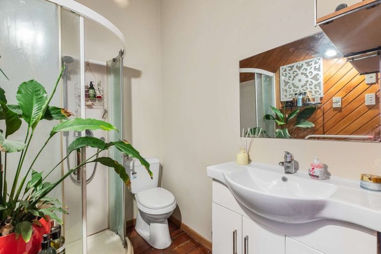 Photo of property in 5 Collingwood Road, Waiuku, 2123