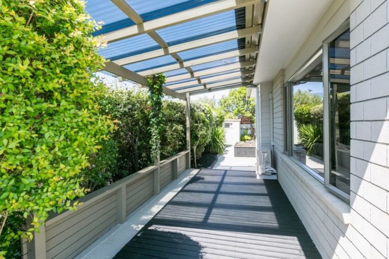 Photo of property in 4 West Place, Greenmeadows, Napier, 4112