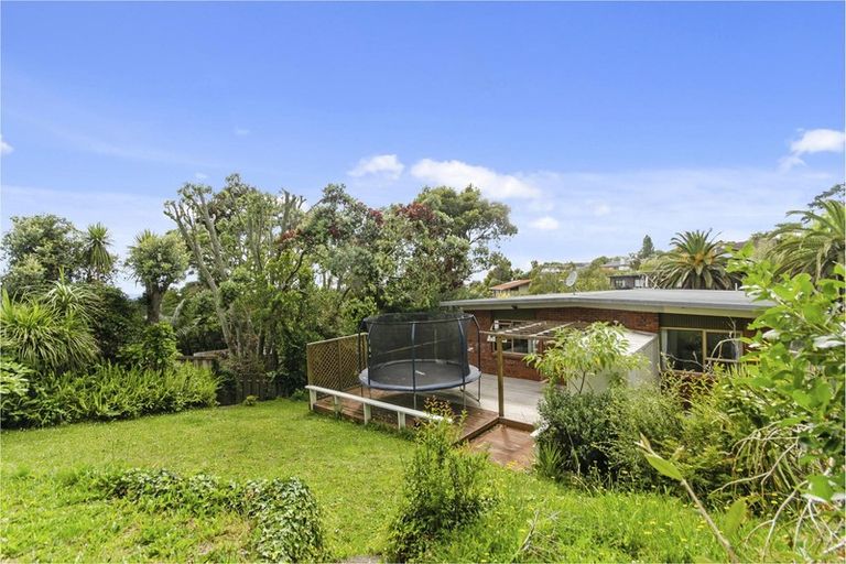 Photo of property in 2/12 Surville Place, Mairangi Bay, Auckland, 0630