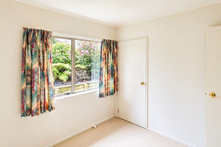 Photo of property in 18 Villa Grove, Paraparaumu, 5032