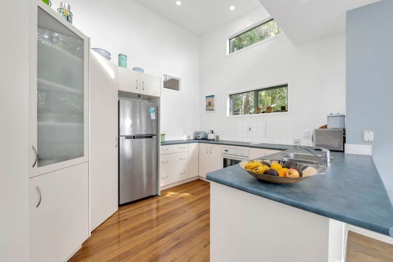 Photo of property in 11 Opou Road, Titirangi, Auckland, 0604