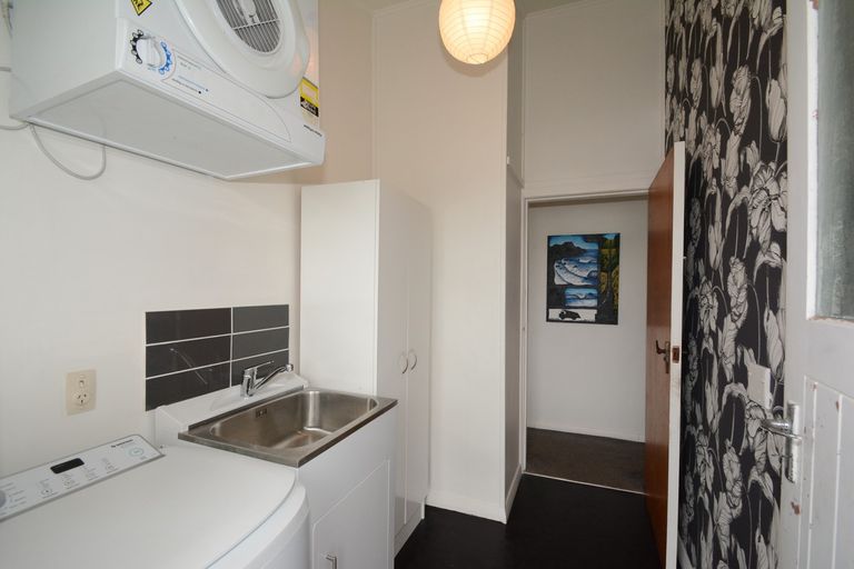 Photo of property in 24 Lock Street, Saint Clair, Dunedin, 9012