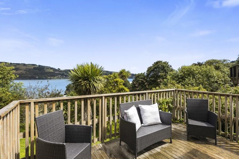 Photo of property in 13 Athol Place, Ravensbourne, Dunedin, 9022