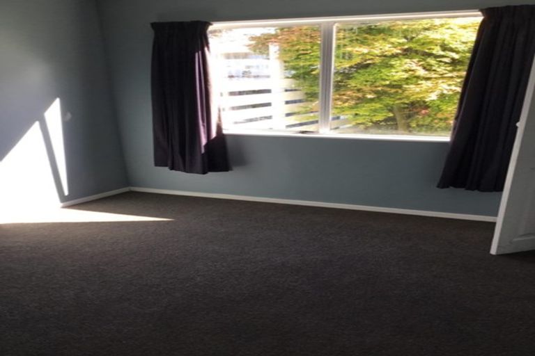 Photo of property in 1 Farrier Grove, Featherston, 5710