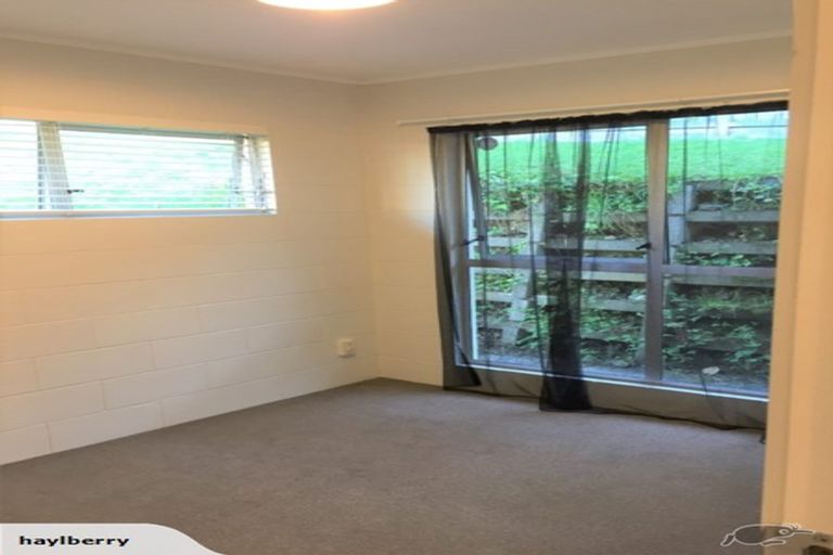 Photo of property in 2/12 Ayton Drive, Totara Vale, Auckland, 0629