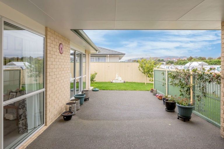 Photo of property in 2 Bridford Way, Paraparaumu, 5032